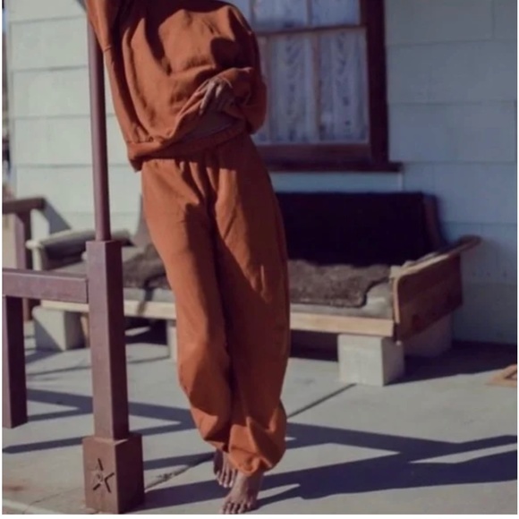 Revolve Daydream Nation High School Sweatpants—M - Picture 3 of 3